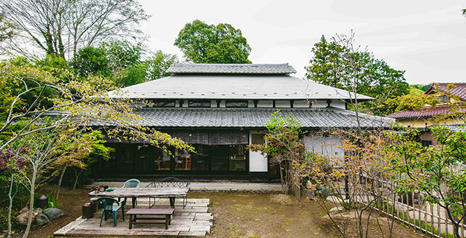 古民家カフェ枇杏の建物全体の画像